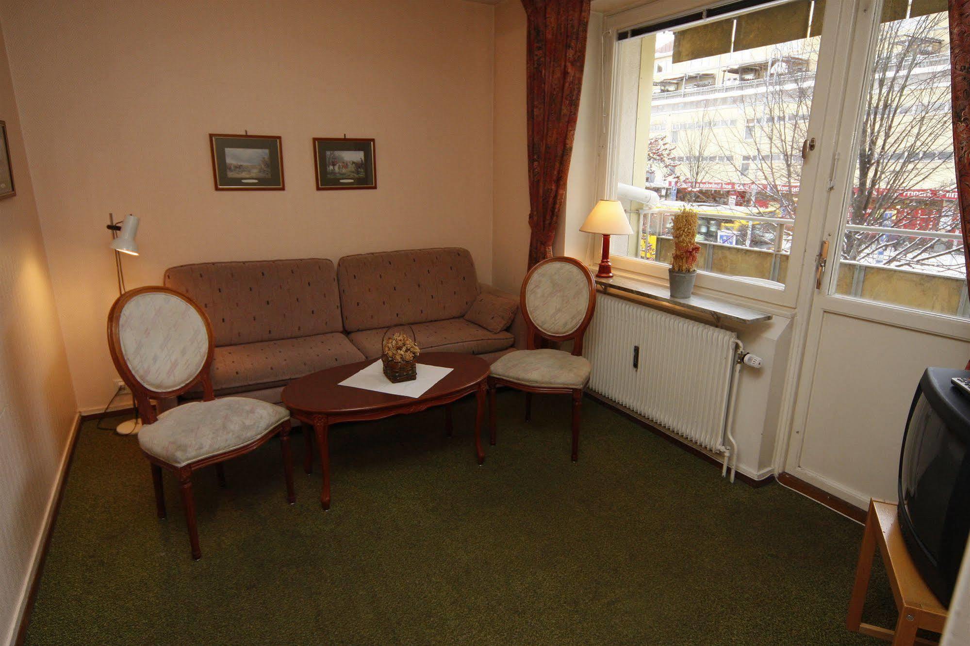 Hotel Aveny Bed & Breakfast Gävle Exterior foto